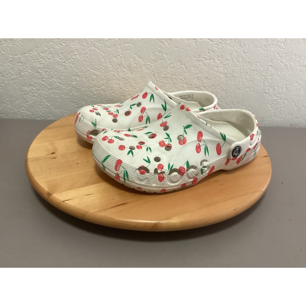 Crocs Classic Clog Women Size 7 White Red Cherry Print Fruit Pattern Slip On